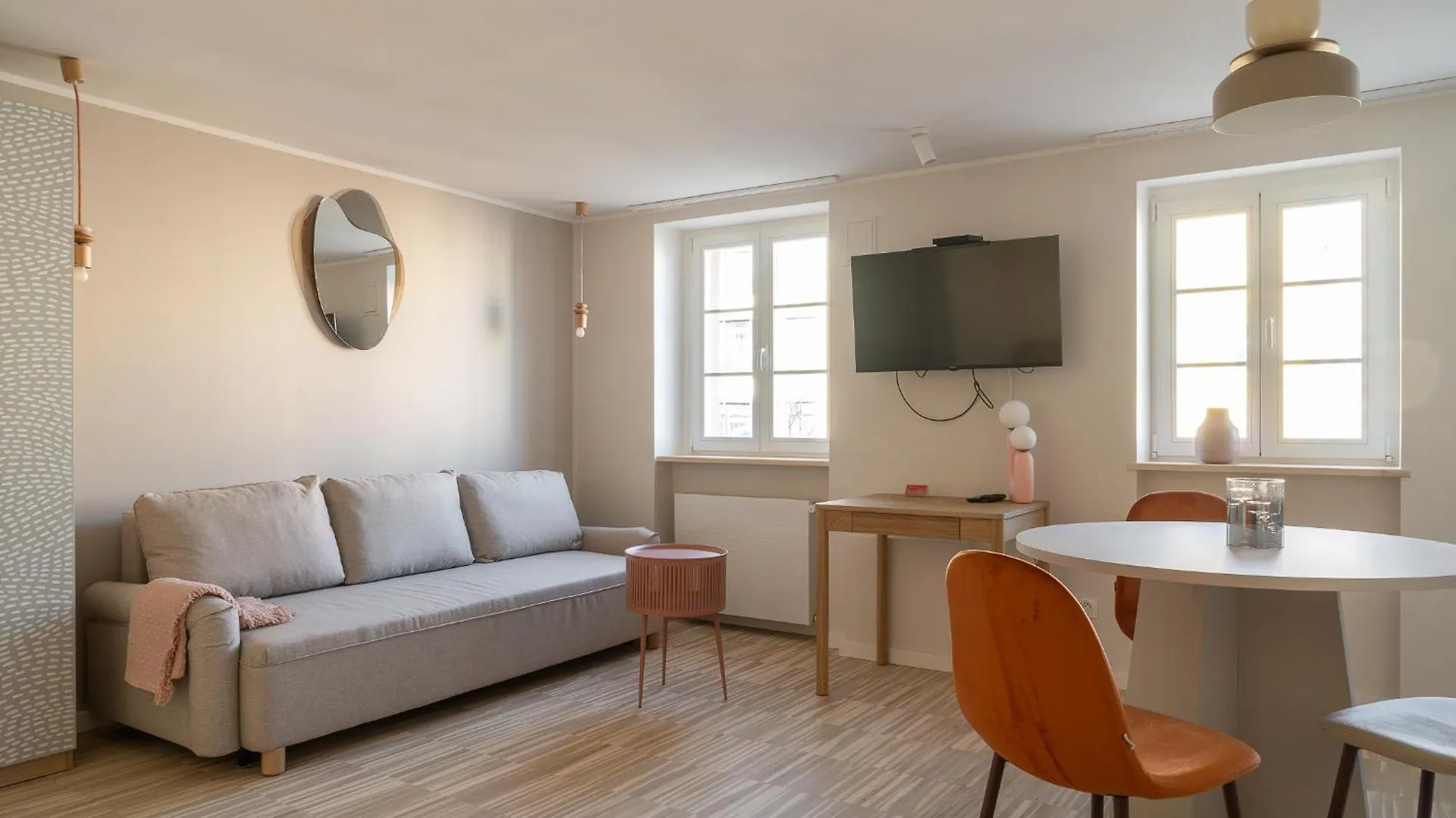 Rentplanet - Apartamenty Rynek Вроцлав 0*,